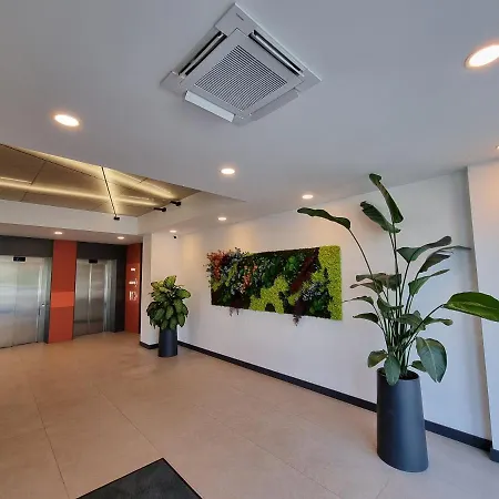 Apartmanhotel Mona Living 4*