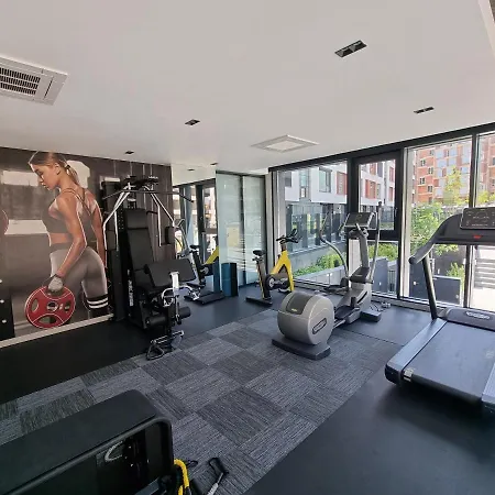 Apartmanhotel Mona Living 4*