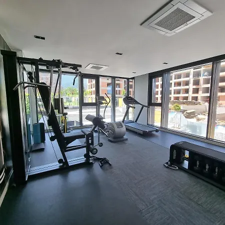 Mona Living Apartmanhotel 4*