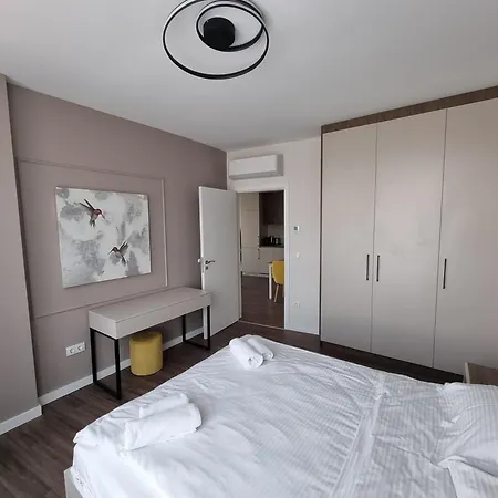 Mona Living Apartmanhotel 4*