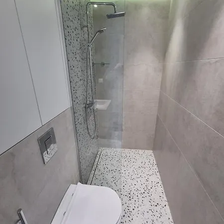 Hotel apartamentowy Mona Living