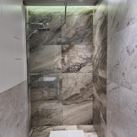 Mona Living מלון דירות 4*
