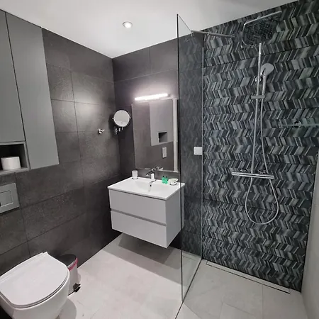 Hotel apartamentowy Mona Living