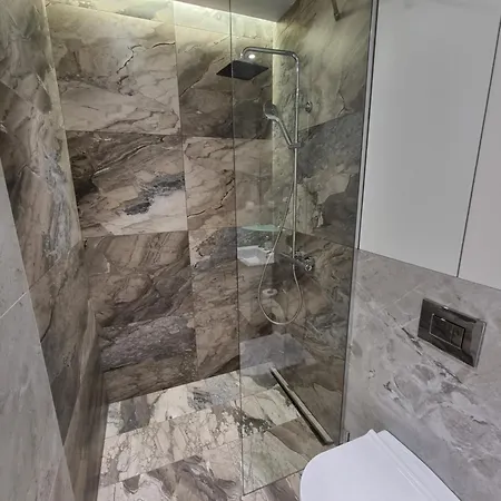 Hotel apartamentowy Mona Living 4*