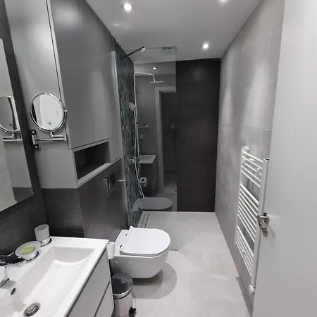 Mona Living מלון דירות 4*