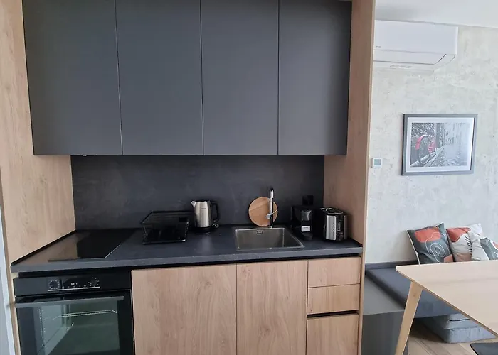 Ξενοδοχείο με διαμερίσματα Mona Living