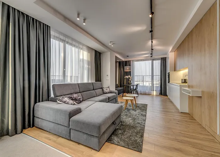 Ξενοδοχείο με διαμερίσματα Mona Living 4*