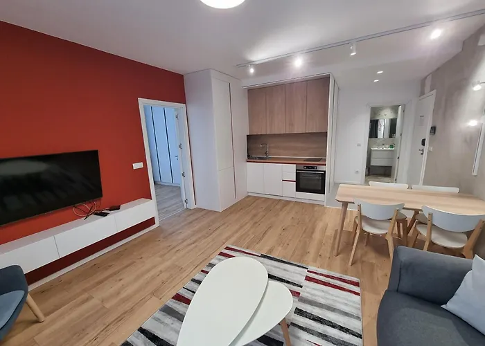 Aparthotel Mona Living 4*