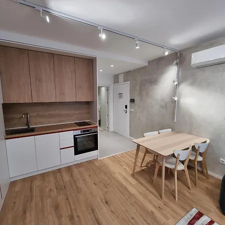 Mona Living Apartmanhotel 4*