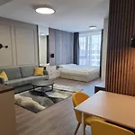Mona Living Lägenhetshotell Sofia